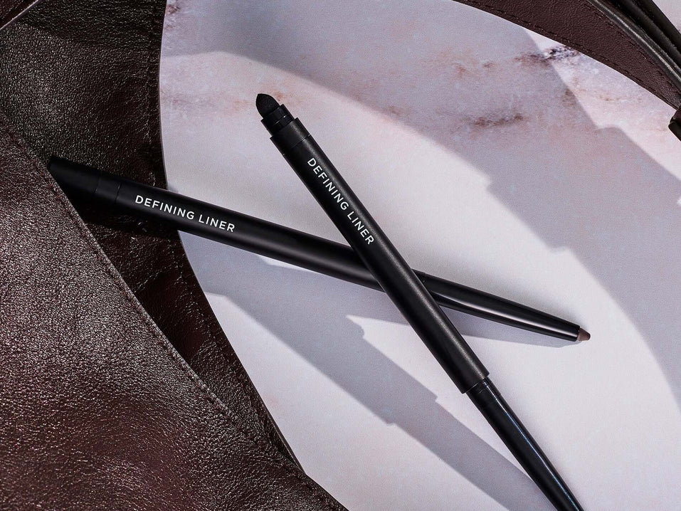 Hvorfor brun eyeliner hører til i din makeuptaske